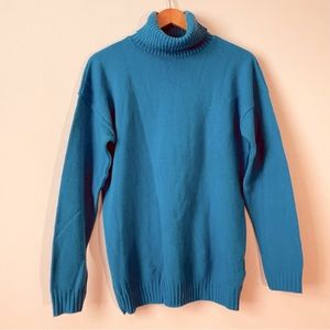 Nuovo forces turtleneck sweater